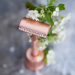 Pandoo Kovový holicí strojek se stojanem a 10 ks žiletek růžově zlatý