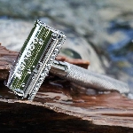 Pandoo Kovový holicí strojek se stojanem a 10 ks žiletek stříbrný