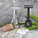 Pandoo Kovový holicí strojek se stojanem a 10 ks žiletek stříbrný