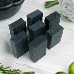 Friendly Soap přírodní mýdlo s aktivním uhlím rozmarýn a limeta 7ks zero waste balení